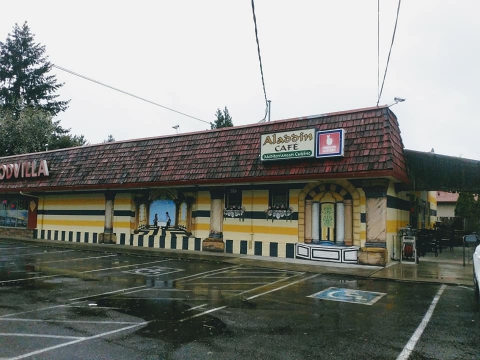 aladdins-exterior-mural-building