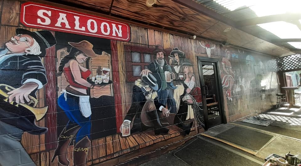 saloon1
