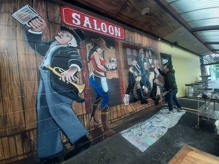 saloon10